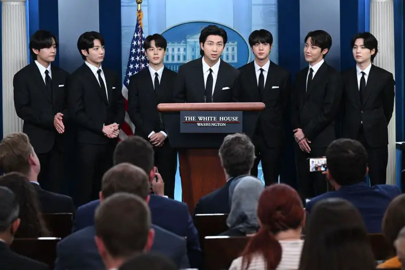 BTS Visite la Casa Blanca hable en la conferencia de
