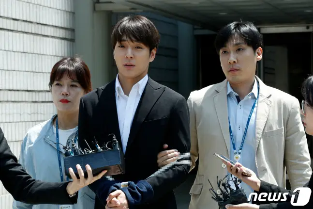 El violador en grupo condenado Choi Jong Hoon se une