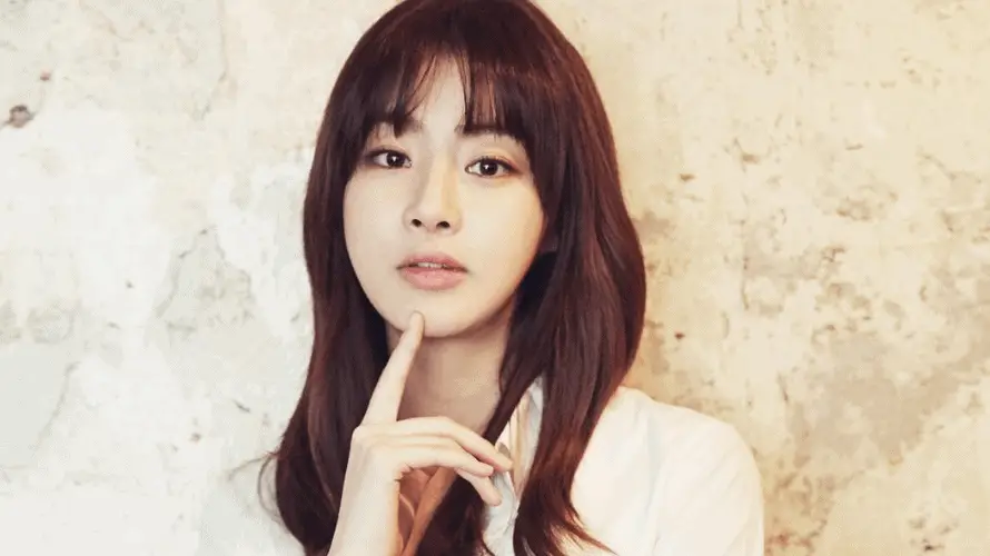 Kang So-ra hace un anuncio sorpresa de boda y comparte una sincera carta a los fans